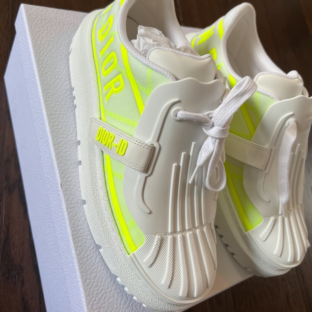 CHRISTIAN DIOR
Calfskin Dior-ID Platform Sneaker 40.5 Yellow - Picture 3 of 8